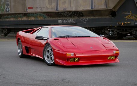 Lamborghini Diablo, 1991 год, 71 000 000 рублей, 2 фотография