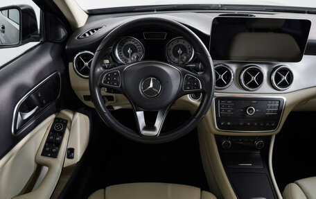 Mercedes-Benz GLA, 2016 год, 1 949 000 рублей, 10 фотография