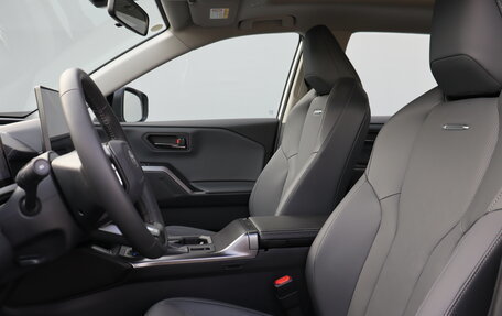 Toyota RAV4, 2025 год, 4 990 000 рублей, 13 фотография