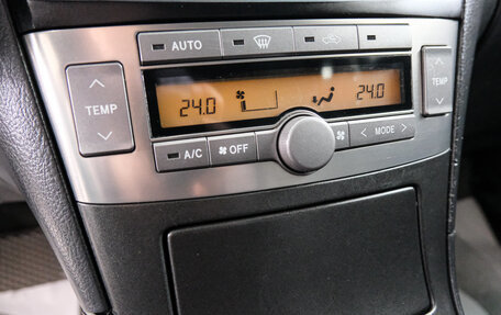 Toyota Avensis III рестайлинг, 2005 год, 1 049 000 рублей, 18 фотография