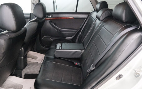 Toyota Avensis III рестайлинг, 2005 год, 1 049 000 рублей, 23 фотография