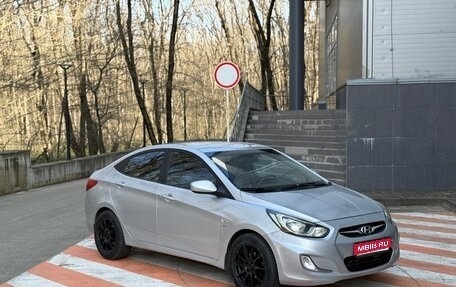 Hyundai Solaris II рестайлинг, 2011 год, 660 000 рублей, 1 фотография