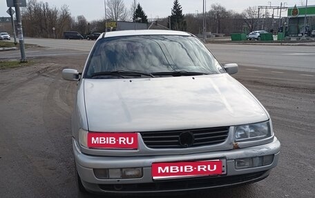 Volkswagen Passat B4, 1993 год, 130 000 рублей, 1 фотография