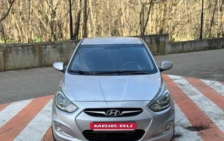 Hyundai Solaris II рестайлинг, 2011 год, 660 000 рублей, 2 фотография