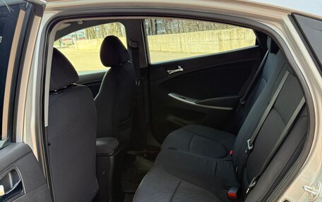 Hyundai Solaris II рестайлинг, 2011 год, 660 000 рублей, 13 фотография