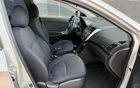 Hyundai Solaris II рестайлинг, 2011 год, 660 000 рублей, 12 фотография