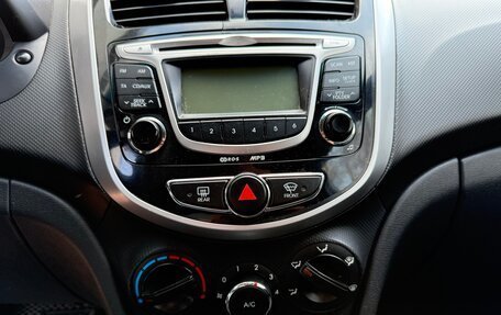 Hyundai Solaris II рестайлинг, 2011 год, 660 000 рублей, 10 фотография