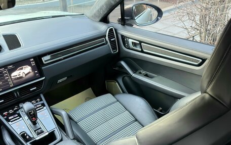 Porsche Cayenne III, 2021 год, 15 890 000 рублей, 32 фотография