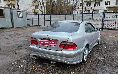 Mercedes-Benz CLK-Класс, 2000 год, 220 000 рублей, 3 фотография