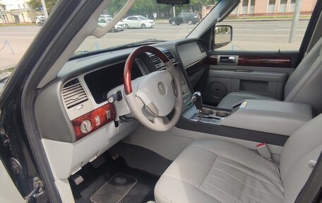 Lincoln Navigator, 2005 год, 1 100 000 рублей, 10 фотография