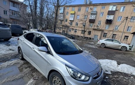 Hyundai Solaris II рестайлинг, 2012 год, 750 000 рублей, 4 фотография