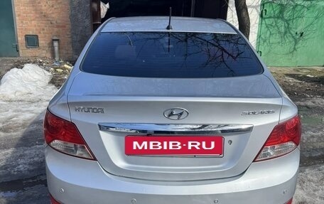 Hyundai Solaris II рестайлинг, 2012 год, 750 000 рублей, 3 фотография