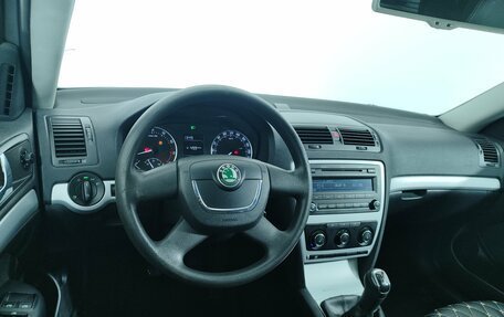 Skoda Octavia, 2011 год, 820 000 рублей, 10 фотография