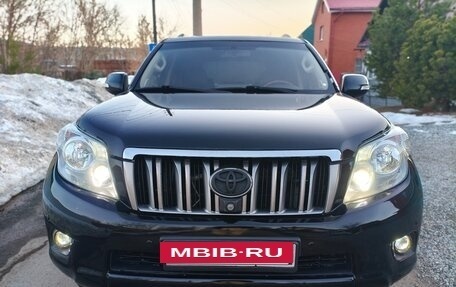 Toyota Land Cruiser Prado 150 рестайлинг 2, 2011 год, 2 350 000 рублей, 11 фотография