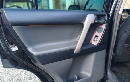 Toyota Land Cruiser Prado 150 рестайлинг 2, 2011 год, 2 350 000 рублей, 21 фотография