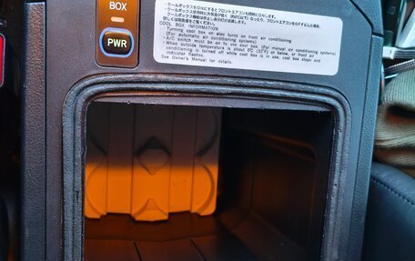 Toyota Land Cruiser Prado 150 рестайлинг 2, 2011 год, 2 350 000 рублей, 38 фотография