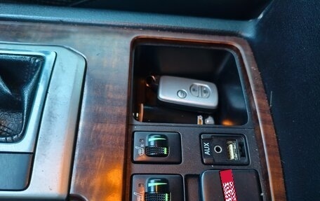 Toyota Land Cruiser Prado 150 рестайлинг 2, 2011 год, 2 350 000 рублей, 31 фотография