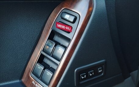 Toyota Land Cruiser Prado 150 рестайлинг 2, 2011 год, 2 350 000 рублей, 35 фотография