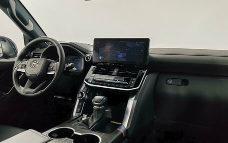 Toyota Land Cruiser, 2025 год, 17 300 000 рублей, 11 фотография