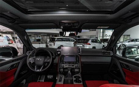 Lexus LX, 2024 год, 21 000 000 рублей, 14 фотография