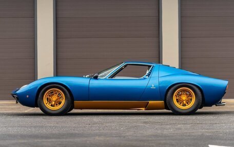 Lamborghini Miura, 1972 год, 357 000 000 рублей, 6 фотография