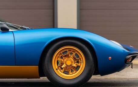 Lamborghini Miura, 1972 год, 357 000 000 рублей, 14 фотография