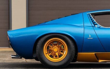 Lamborghini Miura, 1972 год, 357 000 000 рублей, 13 фотография
