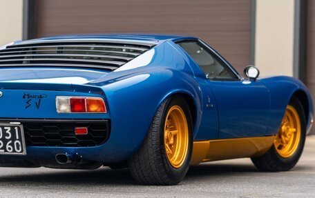 Lamborghini Miura, 1972 год, 357 000 000 рублей, 16 фотография