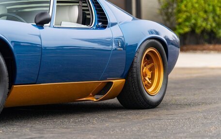 Lamborghini Miura, 1972 год, 357 000 000 рублей, 17 фотография