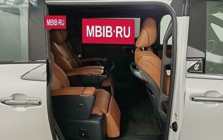 Toyota Alphard, 2025 год, 15 900 000 рублей, 23 фотография