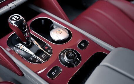 Bentley Bentayga I, 2025 год, 46 500 000 рублей, 15 фотография