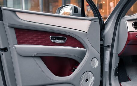 Bentley Bentayga I, 2025 год, 46 500 000 рублей, 32 фотография