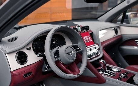 Bentley Bentayga I, 2025 год, 46 500 000 рублей, 28 фотография