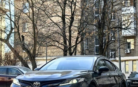 Toyota Camry, 2018 год, 2 690 000 рублей, 2 фотография