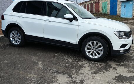 Volkswagen Tiguan II, 2018 год, 2 650 000 рублей, 8 фотография