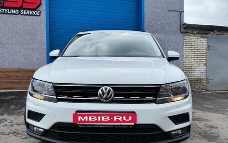 Volkswagen Tiguan II, 2018 год, 2 650 000 рублей, 2 фотография