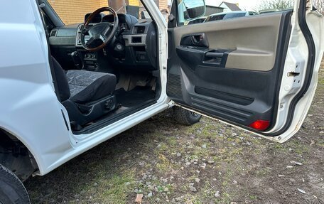 Mitsubishi Pajero iO, 1998 год, 460 000 рублей, 1 фотография