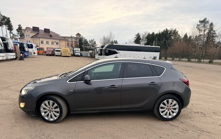 Opel Astra J, 2011 год, 555 000 рублей, 1 фотография