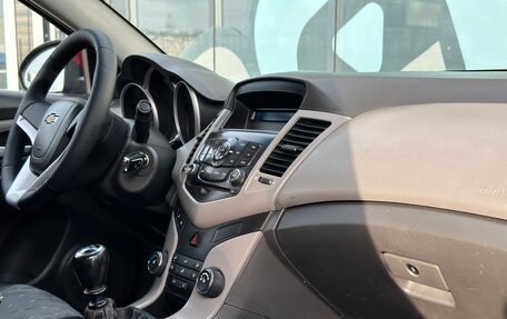 Chevrolet Cruze II, 2009 год, 599 000 рублей, 10 фотография