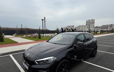 BMW 1 серия, 2019 год, 2 290 000 рублей, 3 фотография