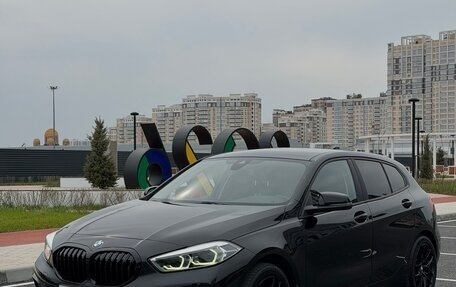BMW 1 серия, 2019 год, 2 290 000 рублей, 4 фотография