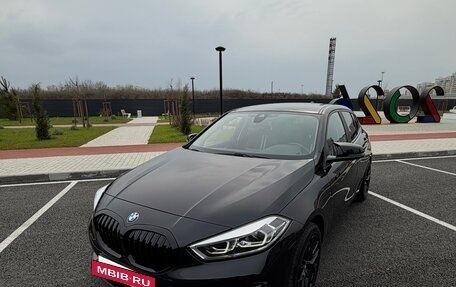 BMW 1 серия, 2019 год, 2 290 000 рублей, 11 фотография