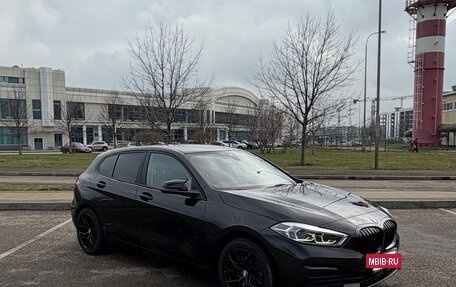 BMW 1 серия, 2019 год, 2 290 000 рублей, 12 фотография