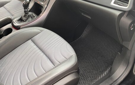 Opel Astra J, 2014 год, 830 000 рублей, 15 фотография