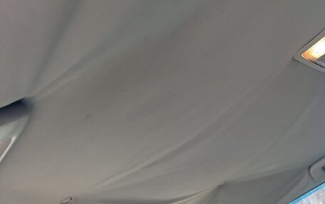 Toyota Avensis III рестайлинг, 2005 год, 600 000 рублей, 14 фотография