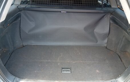 Toyota Avensis III рестайлинг, 2005 год, 600 000 рублей, 24 фотография