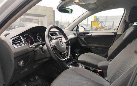 Volkswagen Tiguan II, 2019 год, 2 099 000 рублей, 13 фотография