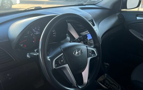 Hyundai Solaris II рестайлинг, 2011 год, 780 000 рублей, 10 фотография