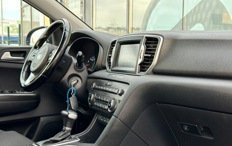 KIA Sportage IV рестайлинг, 2018 год, 2 155 000 рублей, 10 фотография