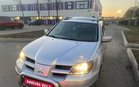 Mitsubishi Outlander III рестайлинг 3, 2003 год, 640 000 рублей, 1 фотография